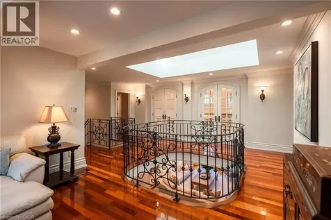 2096 Lakeshore Road East Oakville ON L6J 1M3