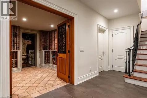 2096 Lakeshore Road East Oakville ON L6J 1M3
