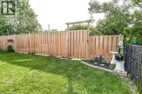 633 Sheraton Road Burlington ON L7L 4B3