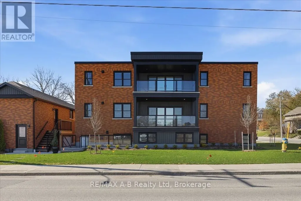 74A Church Street Stratford ON N5A 2R2