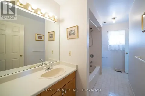 23 Trillium Way Brantford ON N3R 7T7