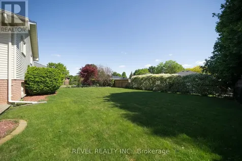 23 Trillium Way Brantford ON N3R 7T7
