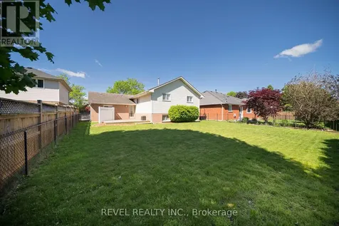 23 Trillium Way Brantford ON N3R 7T7