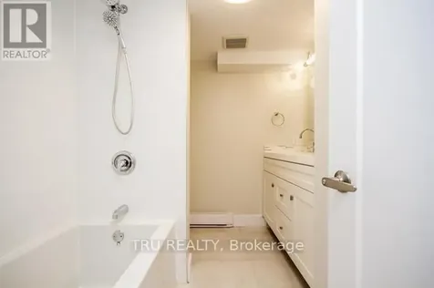 2430 Iris Street Ottawa ON K2C 1C6