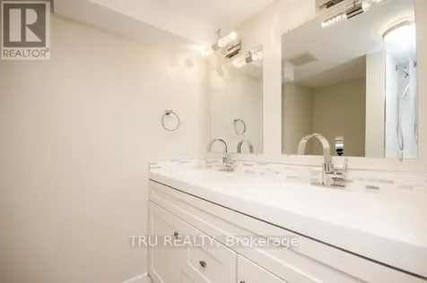2430 Iris Street Ottawa ON K2C 1C6
