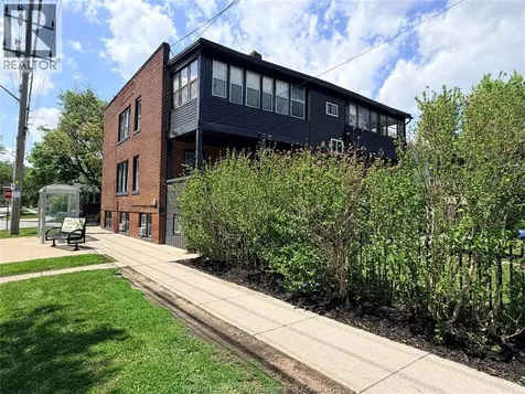 1094 Lincoln Road Windsor ON N8Y 2H4
