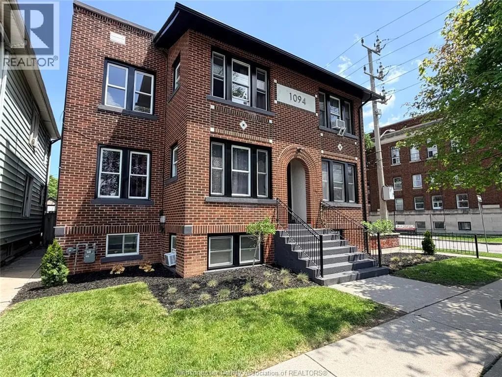 1094 Lincoln Road Windsor ON N8Y 2H4