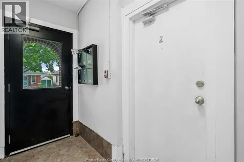 1094 Lincoln Road Windsor ON N8Y 2H4