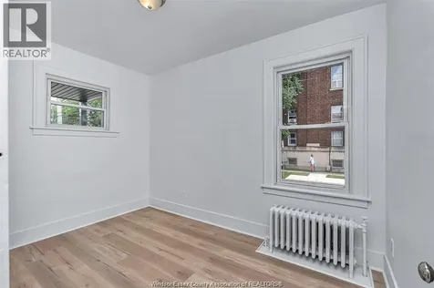 1094 Lincoln Road Windsor ON N8Y 2H4