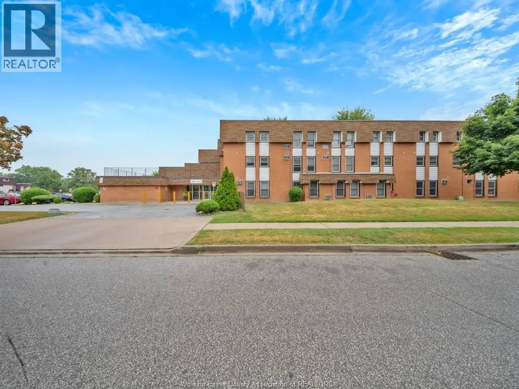 6211 Thornberry Crescent Windsor ON N8T 3A5