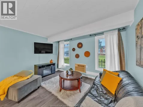 6211 Thornberry Crescent Windsor ON N8T 3A5