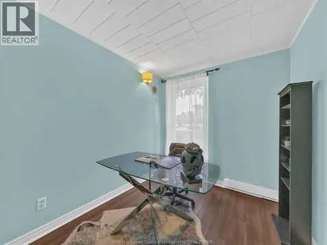 6211 Thornberry Crescent Windsor ON N8T 3A5