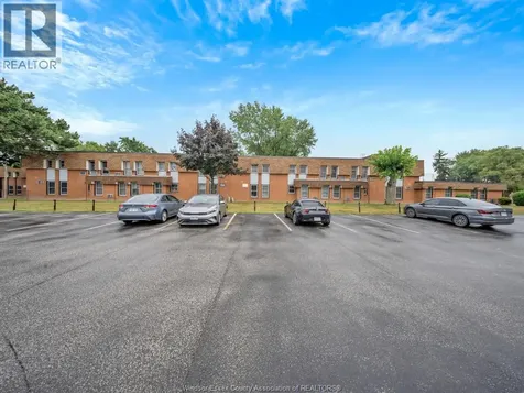 6211 Thornberry Crescent Windsor ON N8T 3A5