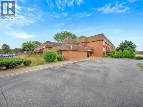 6211 Thornberry Crescent Windsor ON N8T 3A5