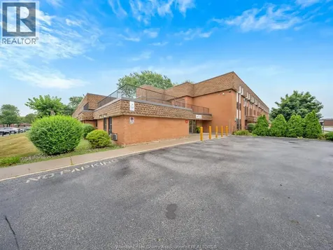 6211 Thornberry Crescent Windsor ON N8T 3A5