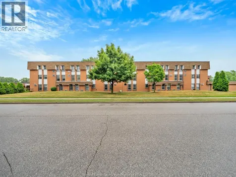 6211 Thornberry Crescent Windsor ON N8T 3A5