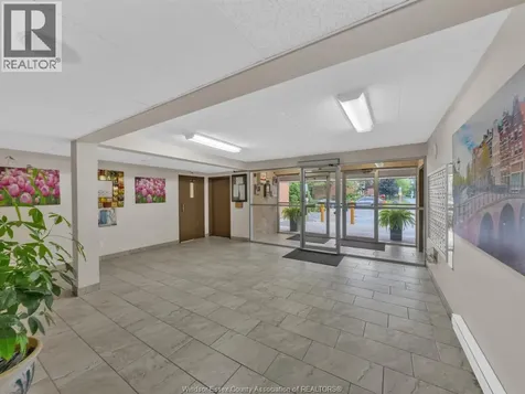 6211 Thornberry Crescent Windsor ON N8T 3A5