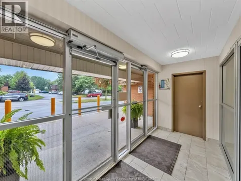 6211 Thornberry Crescent Windsor ON N8T 3A5