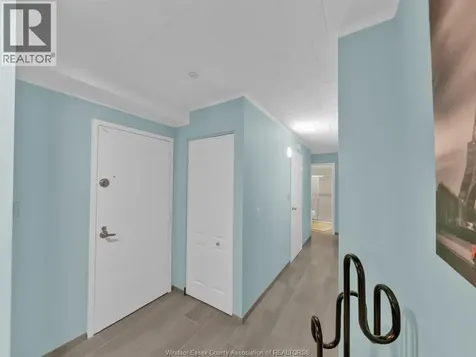 6211 Thornberry Crescent Windsor ON N8T 3A5