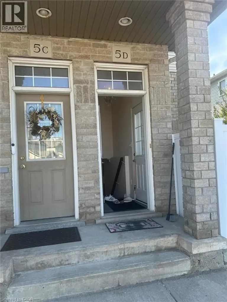 5 Westmeadow Drive Kitchener ON N2N 0A1
