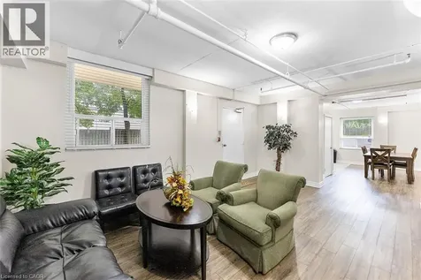 6390 Huggins Street Niagara Falls ON L2J 1H1