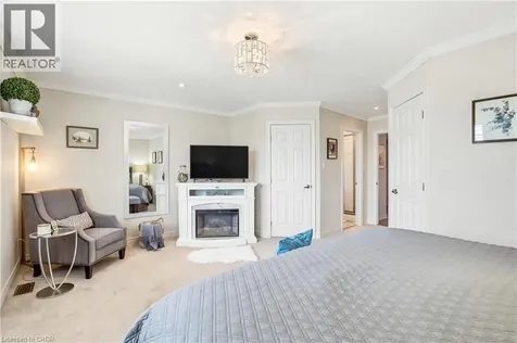 24 Benziger Lane Stoney Creek ON L8E 6B6