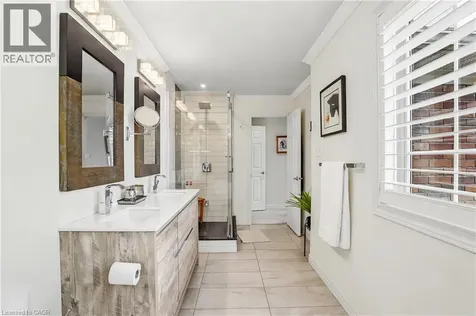 24 Benziger Lane Stoney Creek ON L8E 6B6