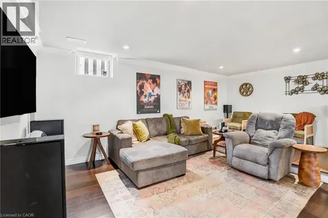 24 Benziger Lane Stoney Creek ON L8E 6B6