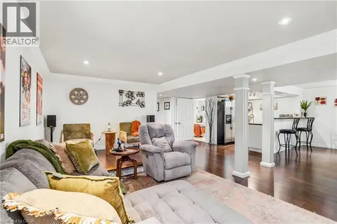24 Benziger Lane Stoney Creek ON L8E 6B6