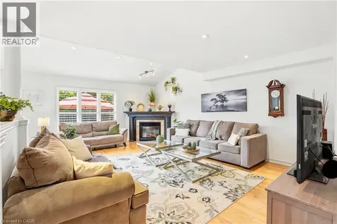 24 Benziger Lane Stoney Creek ON L8E 6B6