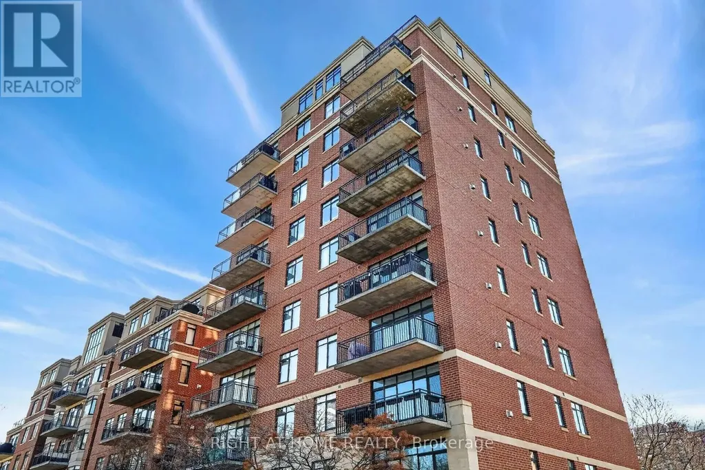 374 Cooper Street Ottawa ON K2P 2P4