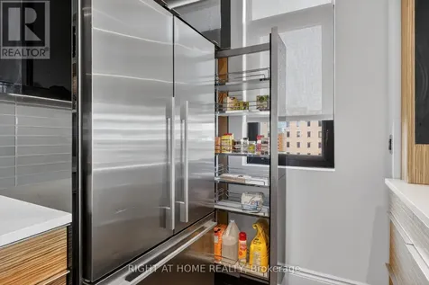374 Cooper Street Ottawa ON K2P 2P4