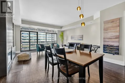 374 Cooper Street Ottawa ON K2P 2P4