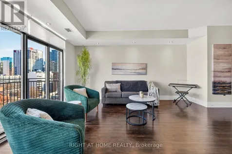 374 Cooper Street Ottawa ON K2P 2P4
