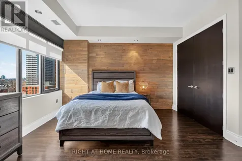 374 Cooper Street Ottawa ON K2P 2P4