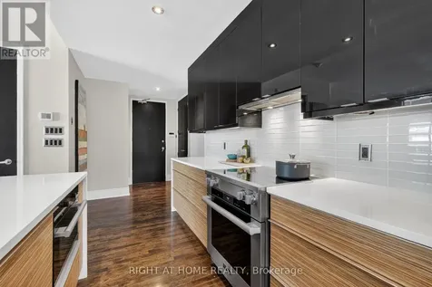 374 Cooper Street Ottawa ON K2P 2P4