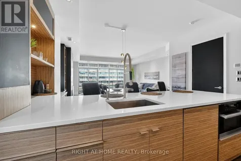 374 Cooper Street Ottawa ON K2P 2P4