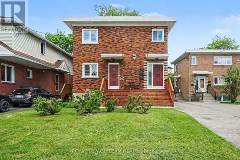 707 Edison Avenue Ottawa ON K2A 1W2