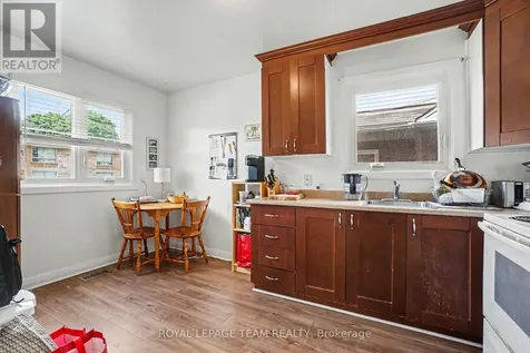707 Edison Avenue Ottawa ON K2A 1W2