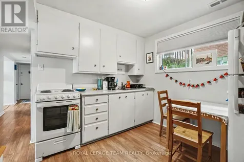 707 Edison Avenue Ottawa ON K2A 1W2