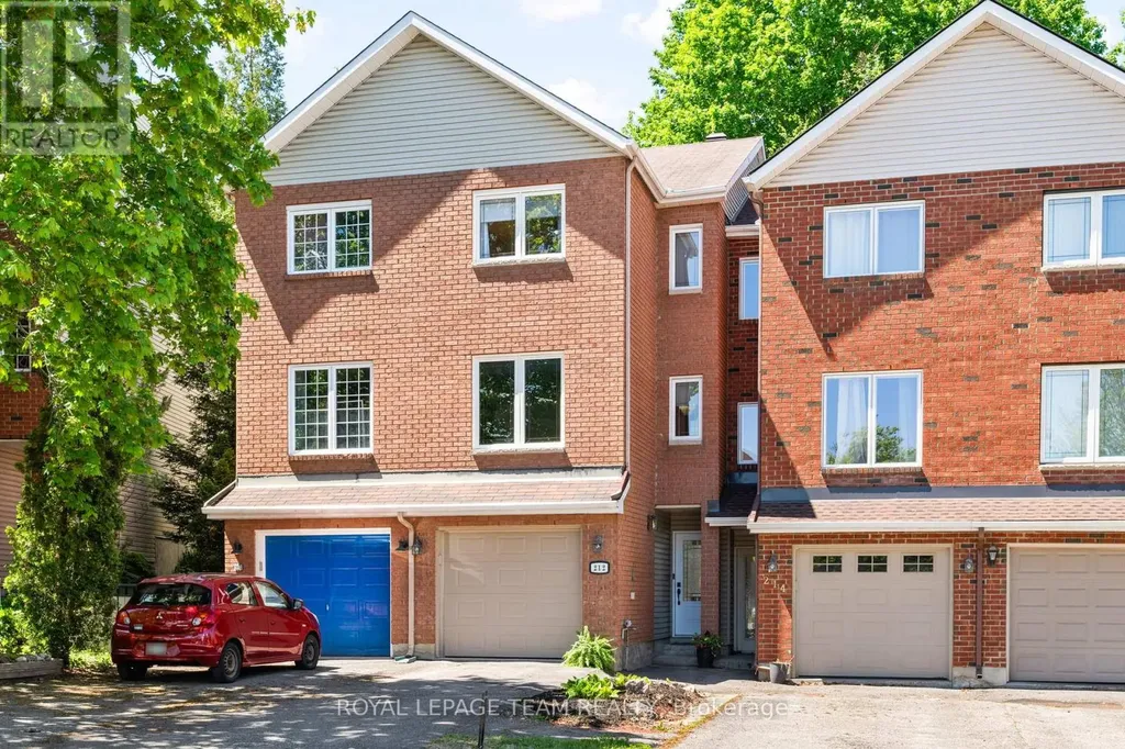 212 Provender Avenue Ottawa ON K1K 4N7
