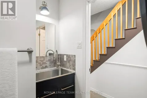 212 Provender Avenue Ottawa ON K1K 4N7