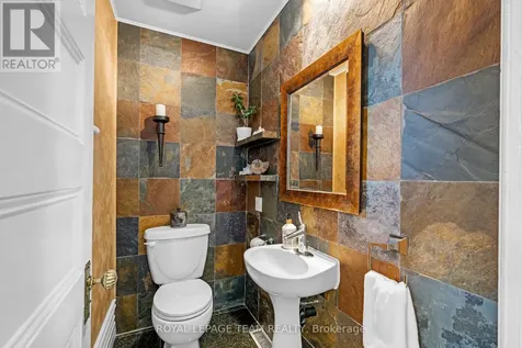 8 Ossington Avenue Ottawa ON K1S 3B4