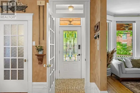 8 Ossington Avenue Ottawa ON K1S 3B4