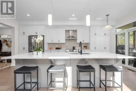 515 Paakanaak Avenue Ottawa ON K1X 0G9