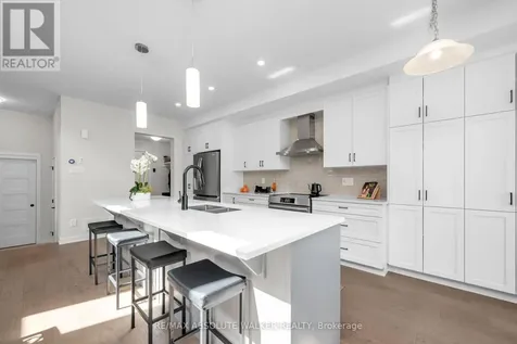 515 Paakanaak Avenue Ottawa ON K1X 0G9