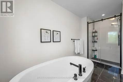 515 Paakanaak Avenue Ottawa ON K1X 0G9