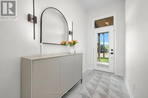 515 Paakanaak Avenue Ottawa ON K1X 0G9