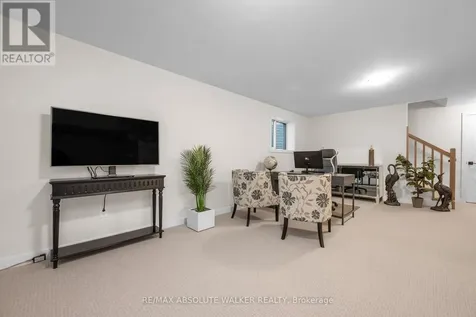 515 Paakanaak Avenue Ottawa ON K1X 0G9