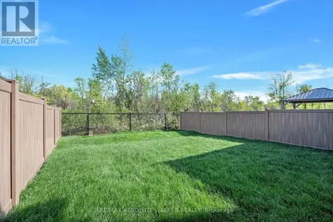 515 Paakanaak Avenue Ottawa ON K1X 0G9